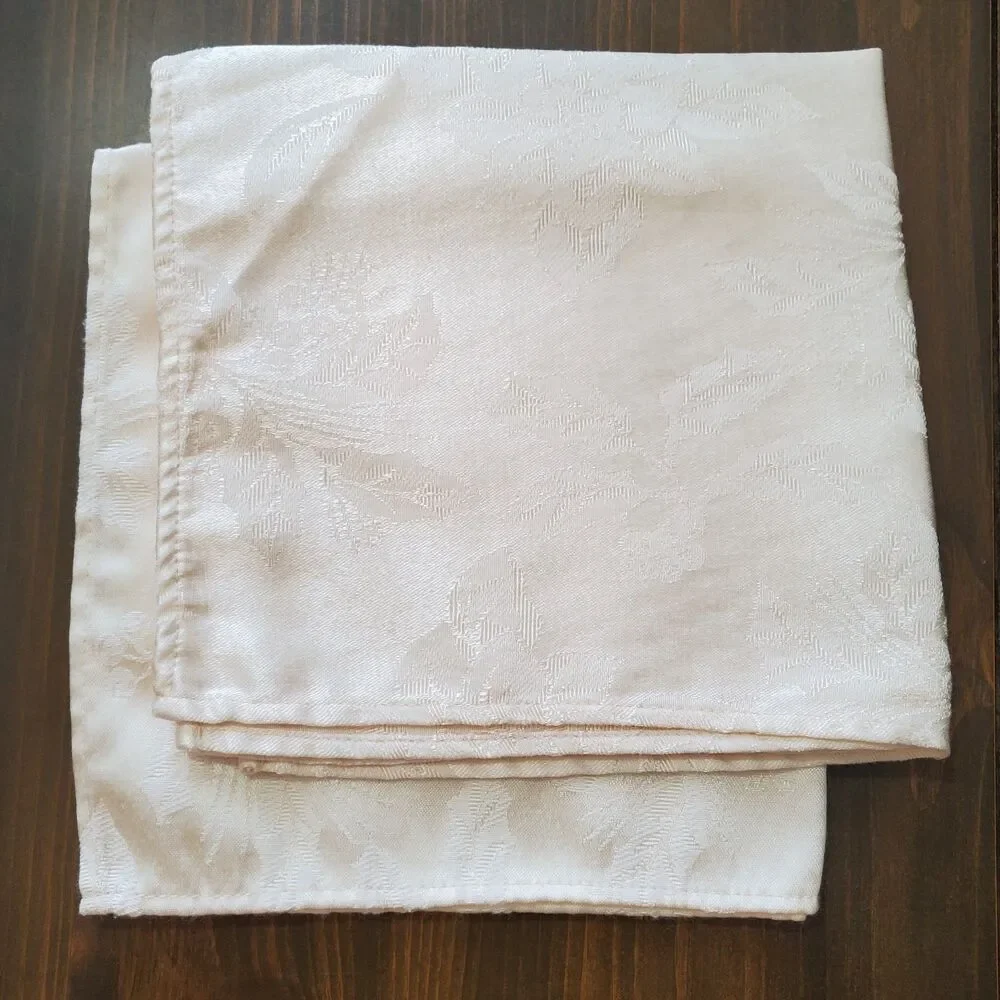 Cloth Napkins Cream Ecru Set 2 Jacquard Poinsettias 18